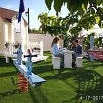 公寓 吉娜公寓式酒店 *