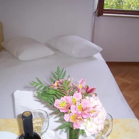 Gina Apartment *