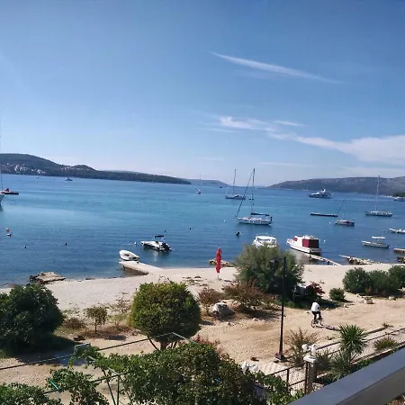 Gina * Trogir