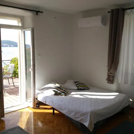 Gina Apartment *